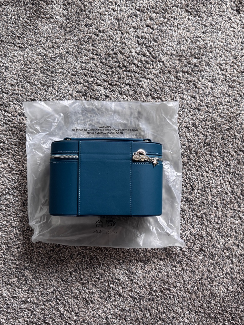 La Mer The Celestial Medium Vanity Cosmetic Bag – Teal - Picture 3 of 5